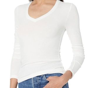 BCBGMAXAZRIA Women’s Enid V Neck Long Sleeve Knit Top